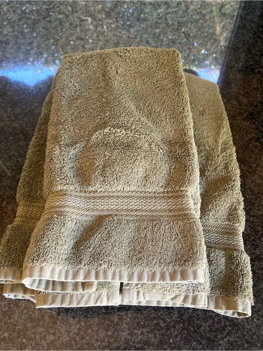 2 Croscill towels, 3 hand towels and 1 bath mat.